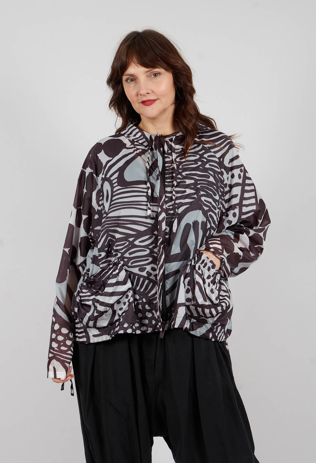 Lightweight Hooded Jacket in Black Print - 3211104