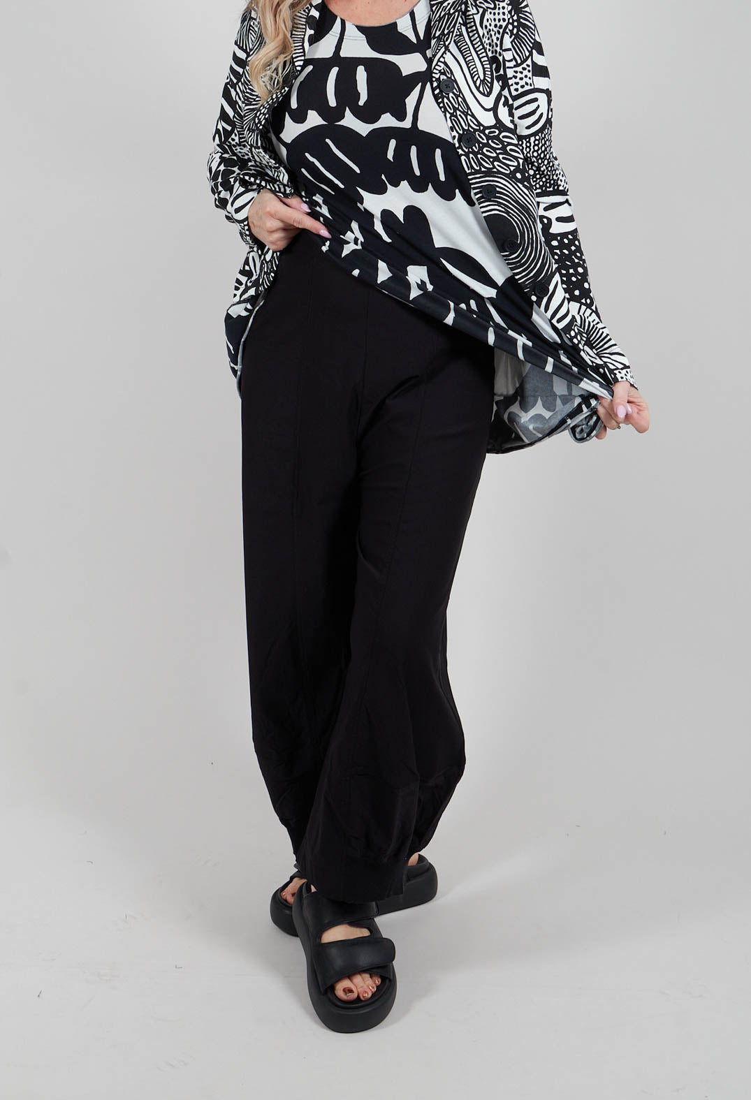 Pull On Stretch Fit Trousers in Black - 3280107