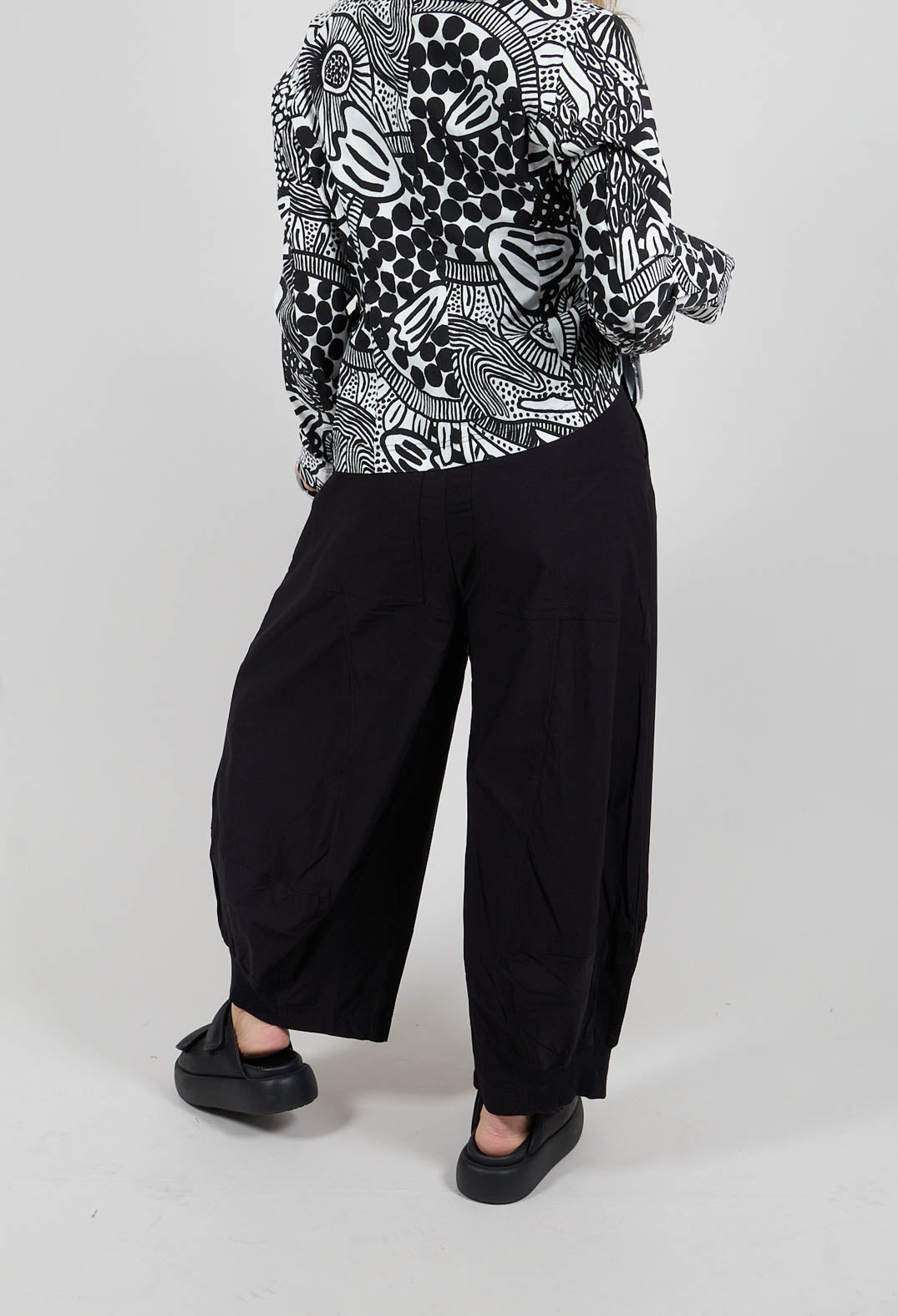 Pull On Stretch Fit Trousers in Black - 3280107