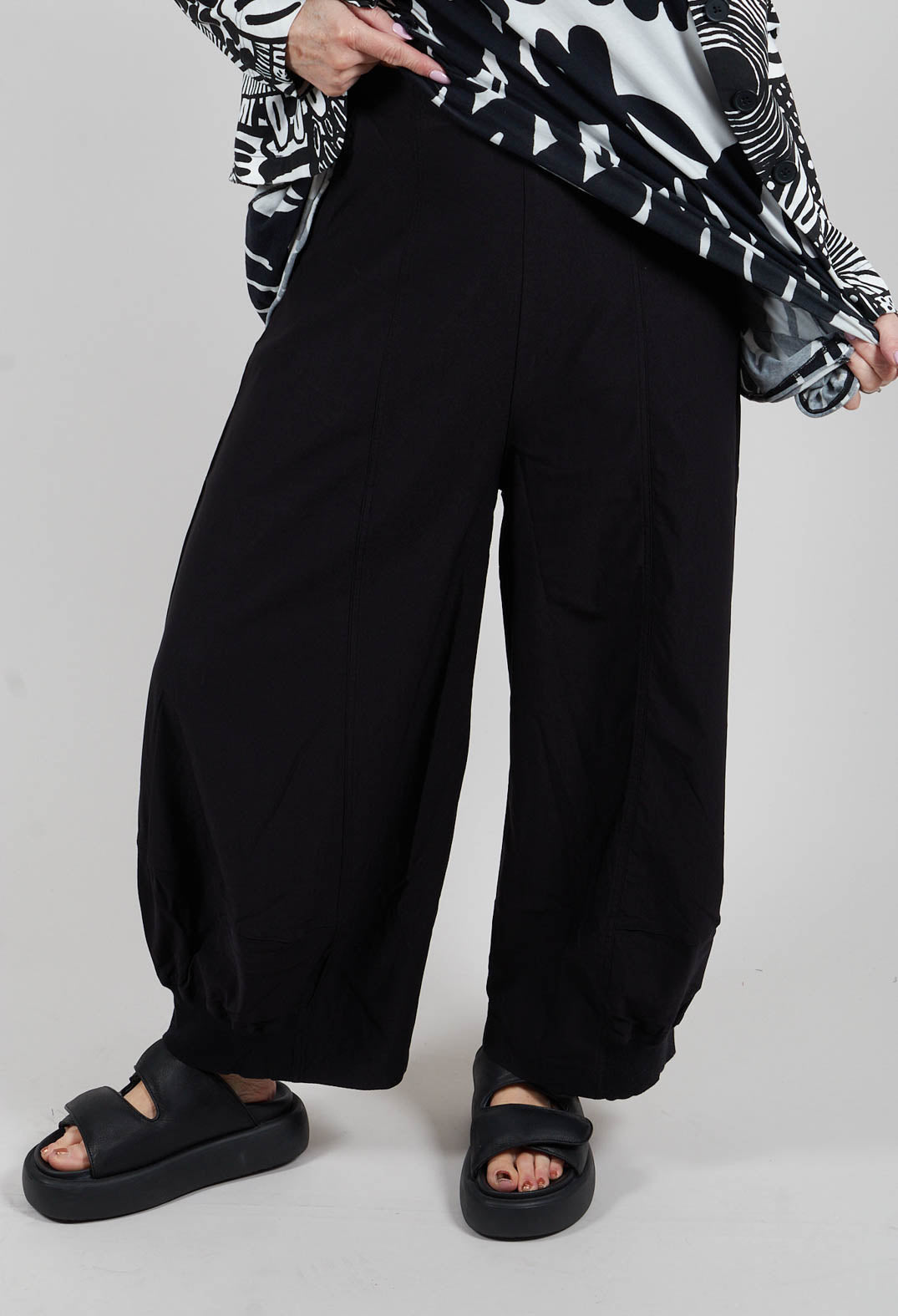 Pull On Stretch Fit Trousers in Black - 3280107