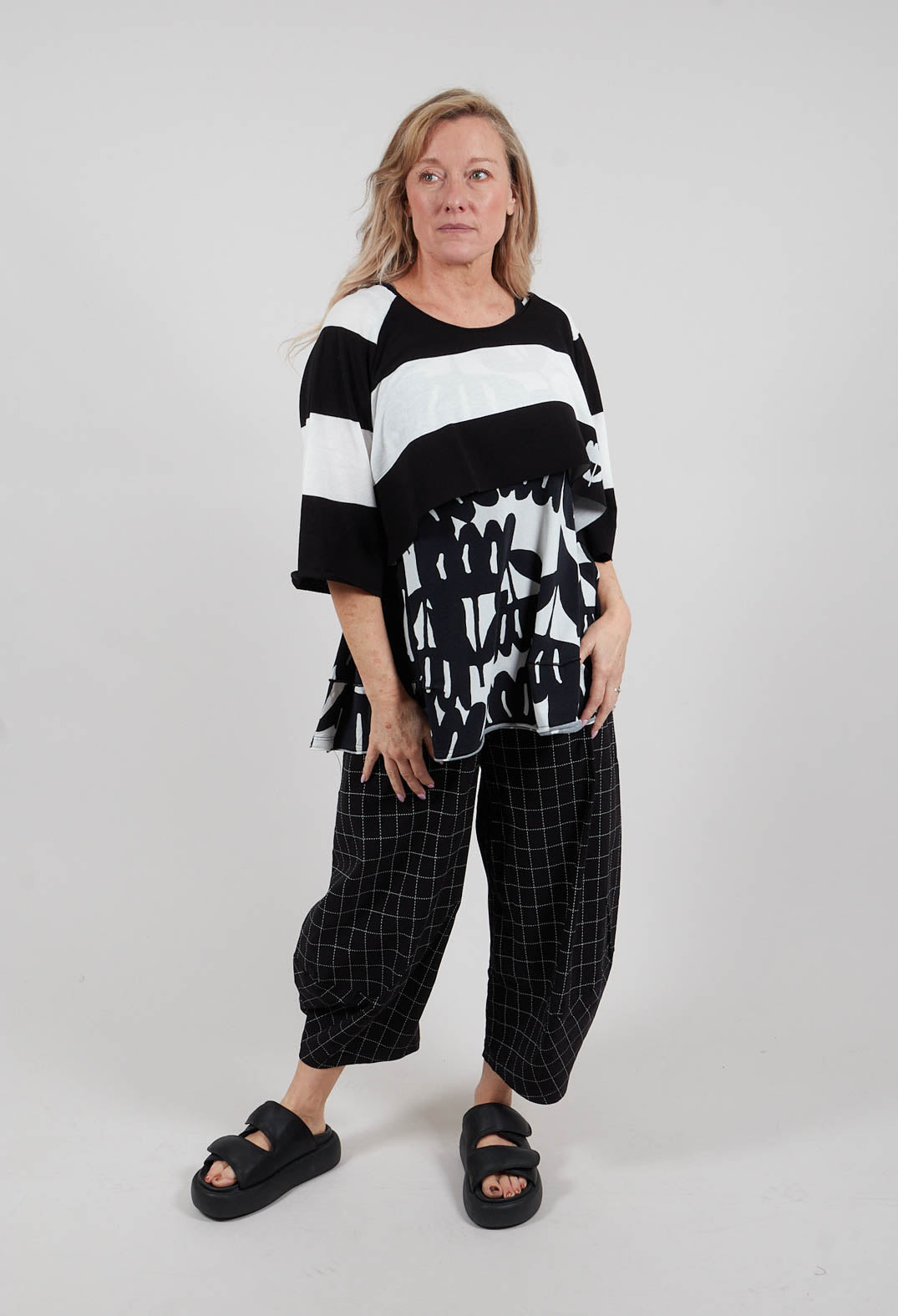 Cotton Knit Cropped Jumper in Black Off White Stripe - 3330703