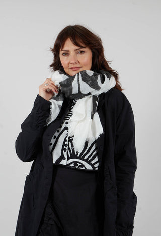 Oversized Lightweight Scarf in Black Print Nature - 3361405