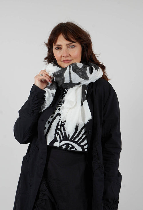Oversized Lightweight Scarf in Black Print Nature - 3361405