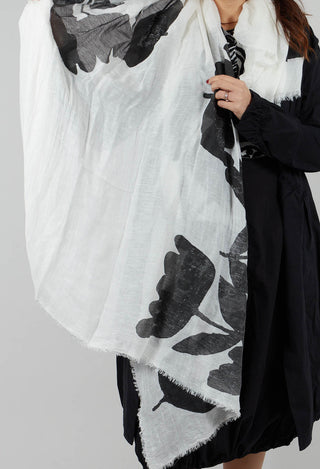 Oversized Lightweight Scarf in Black Print Nature - 3361405