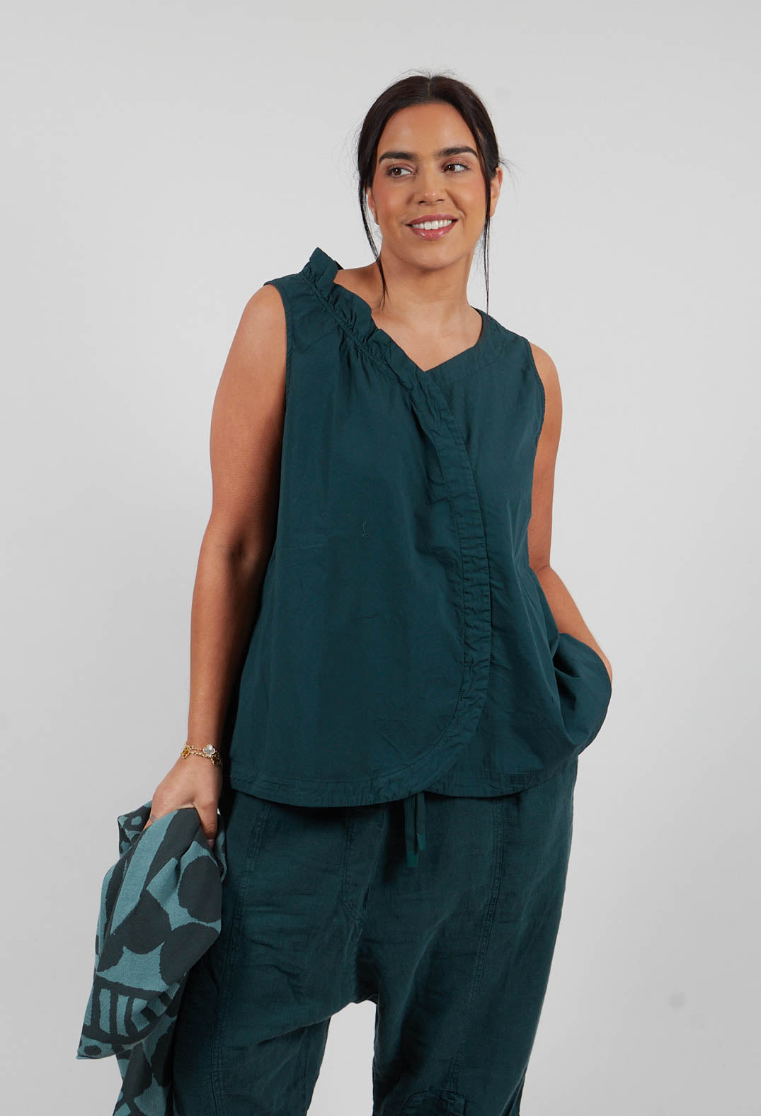 Curve Detail Top in Tree - 3400804