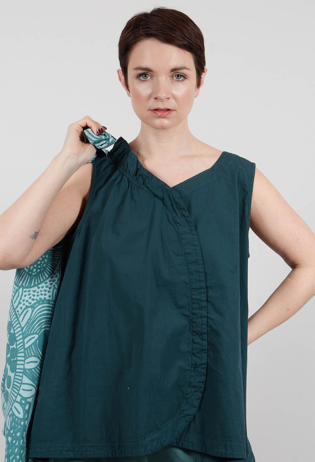 Curve Detail Top in Tree - 3400804