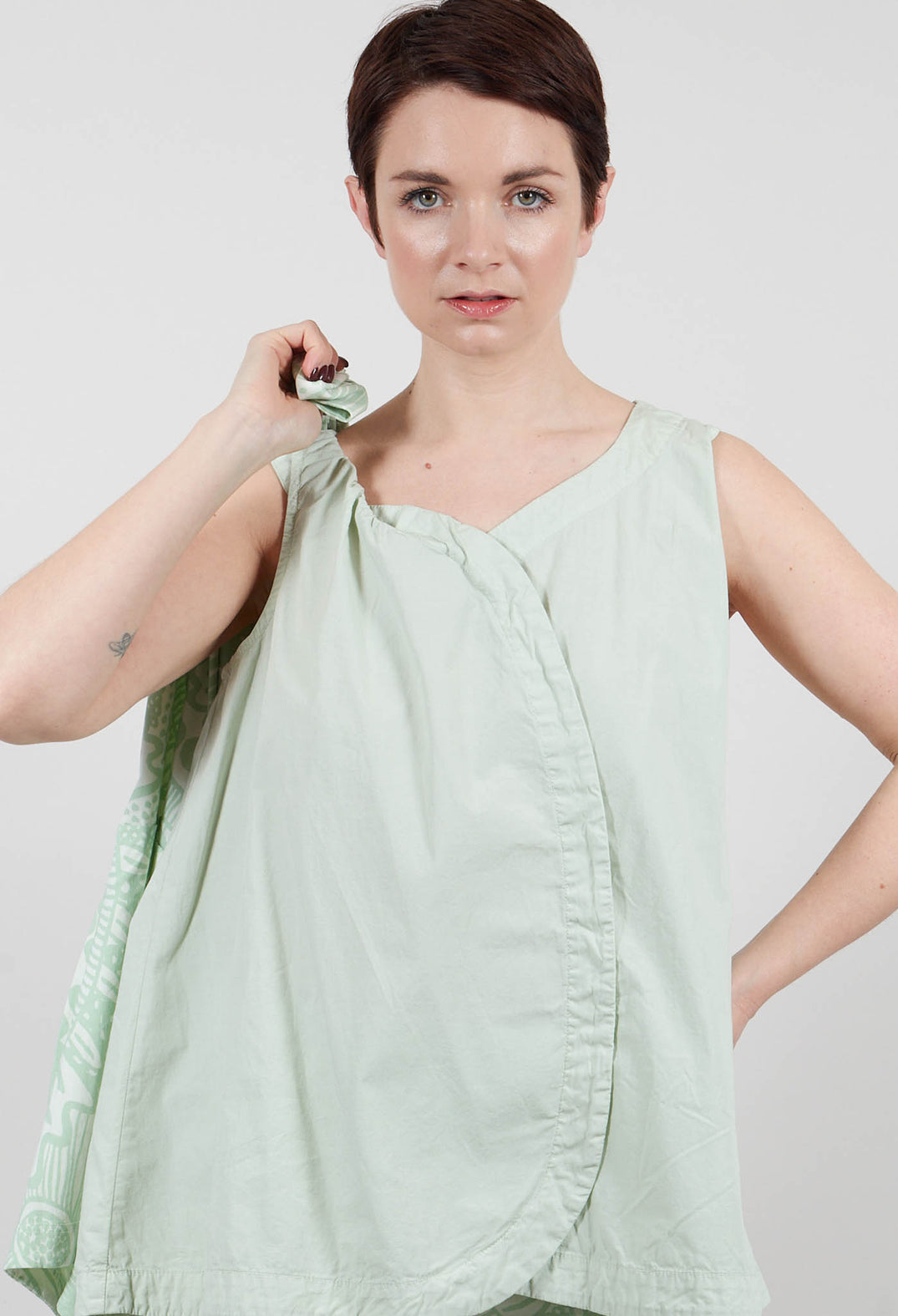 Curve Detail Top in Lime - 3400804