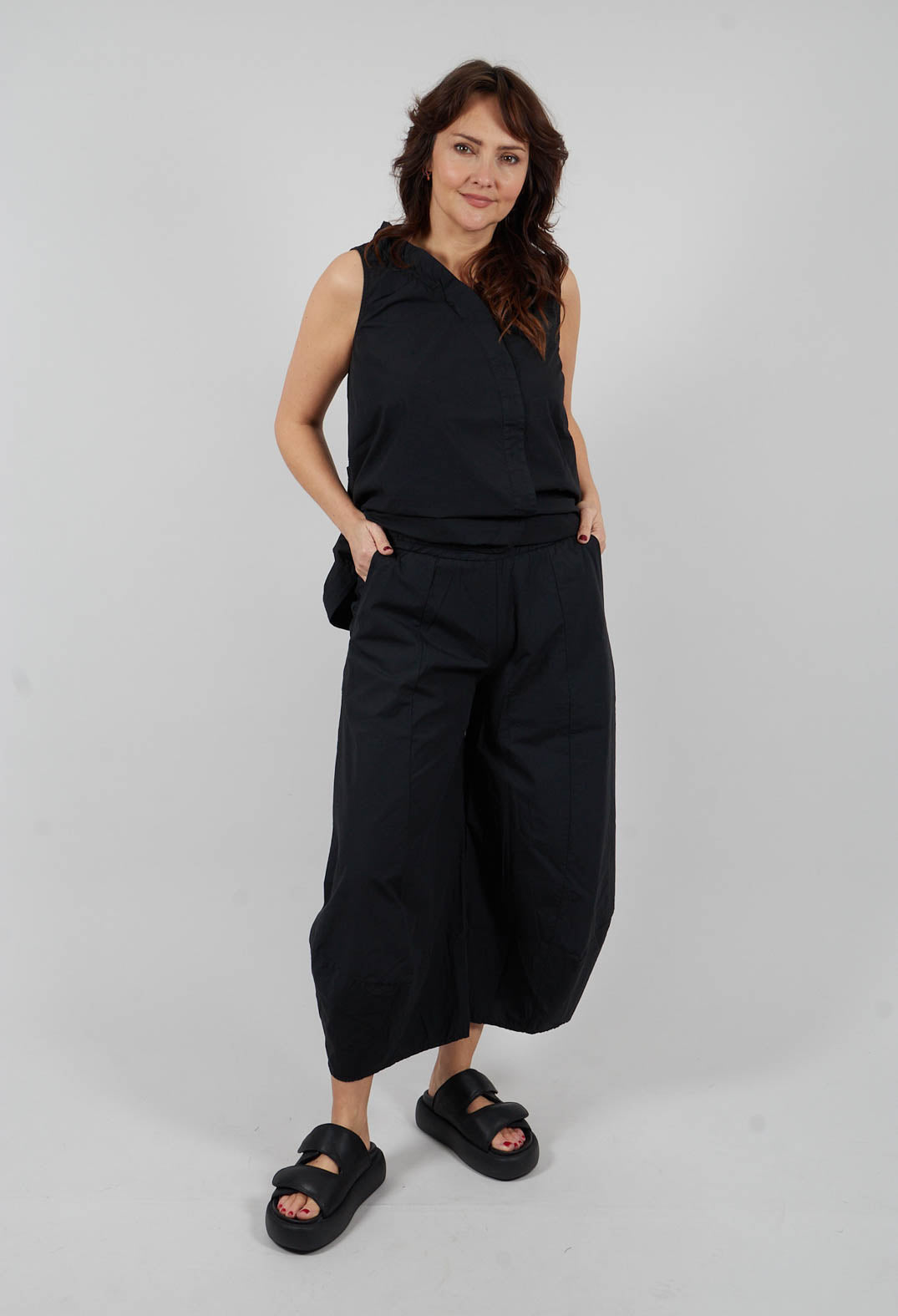 Tulip Leg Trousers in Black - 3400107