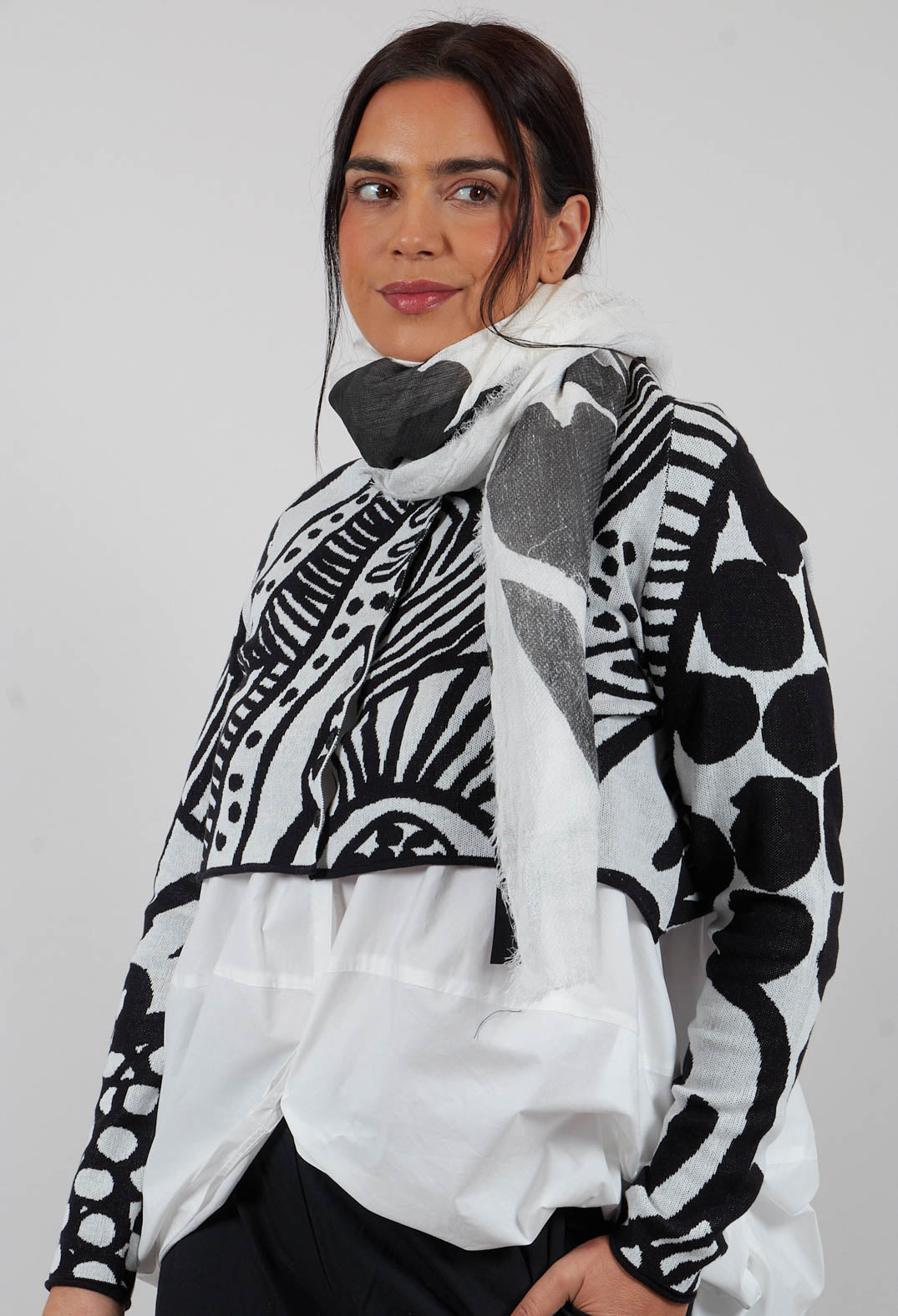 Button Up Cardigan in Black Jacquard - 3417103