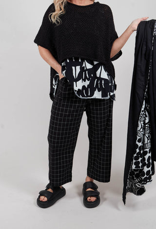 Cropped Leg Trousers in Black Check - 3440103