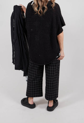 Cropped Leg Trousers in Black Check - 3440103