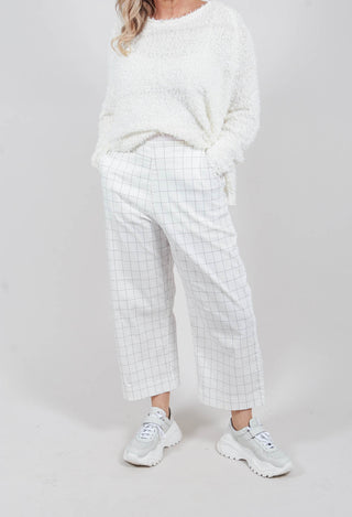 Cropped Leg Trousers in Off White Check - 3440103