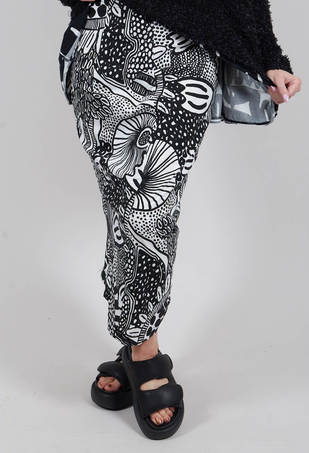 Pencil Skirt in Black Print - 3440305