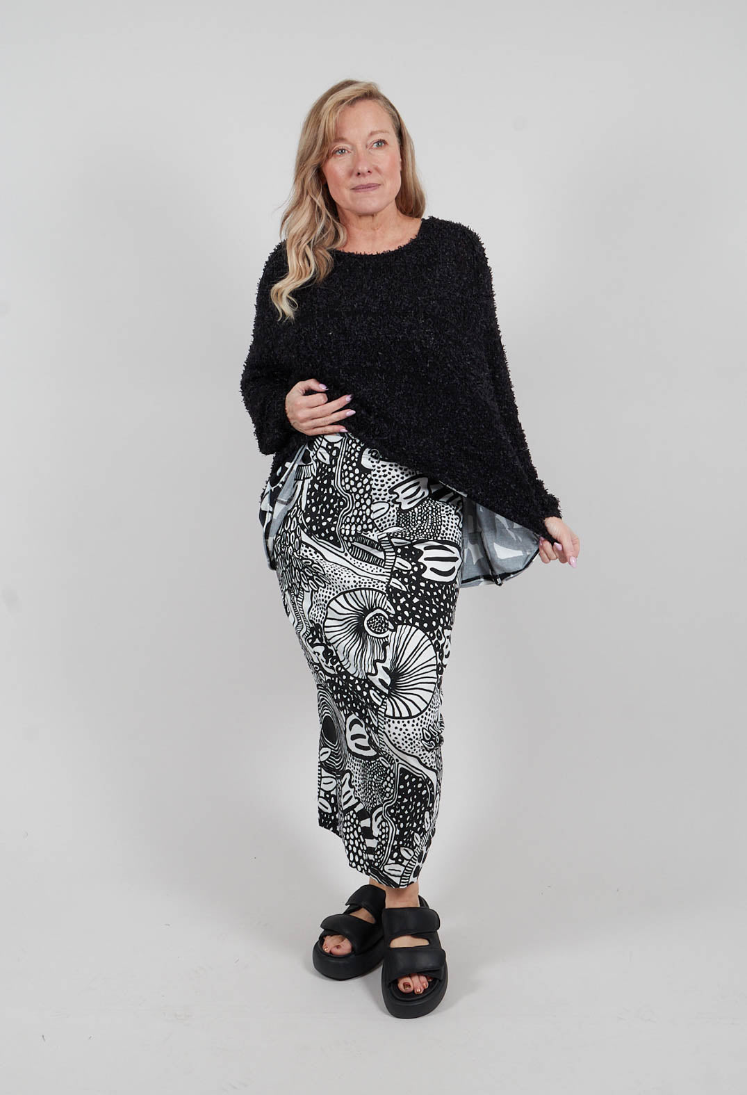 Pencil Skirt in Black Print - 3440305