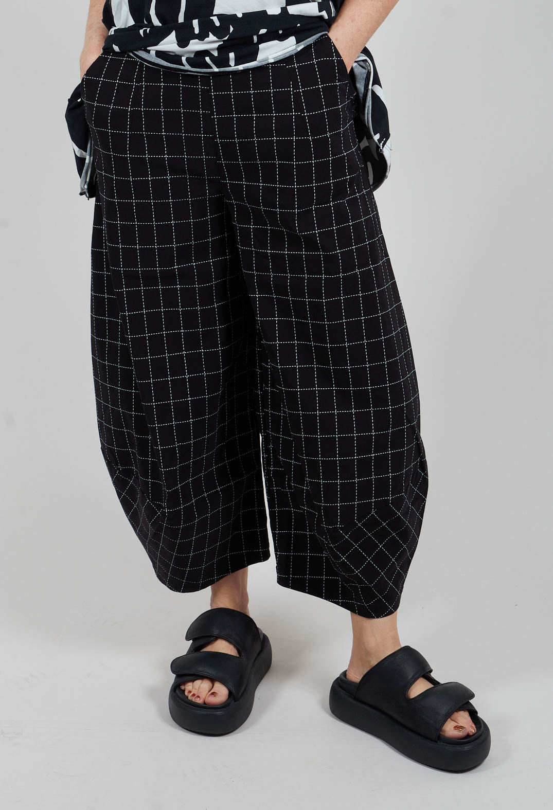 Pull On Trousers in Black Check - 3440106
