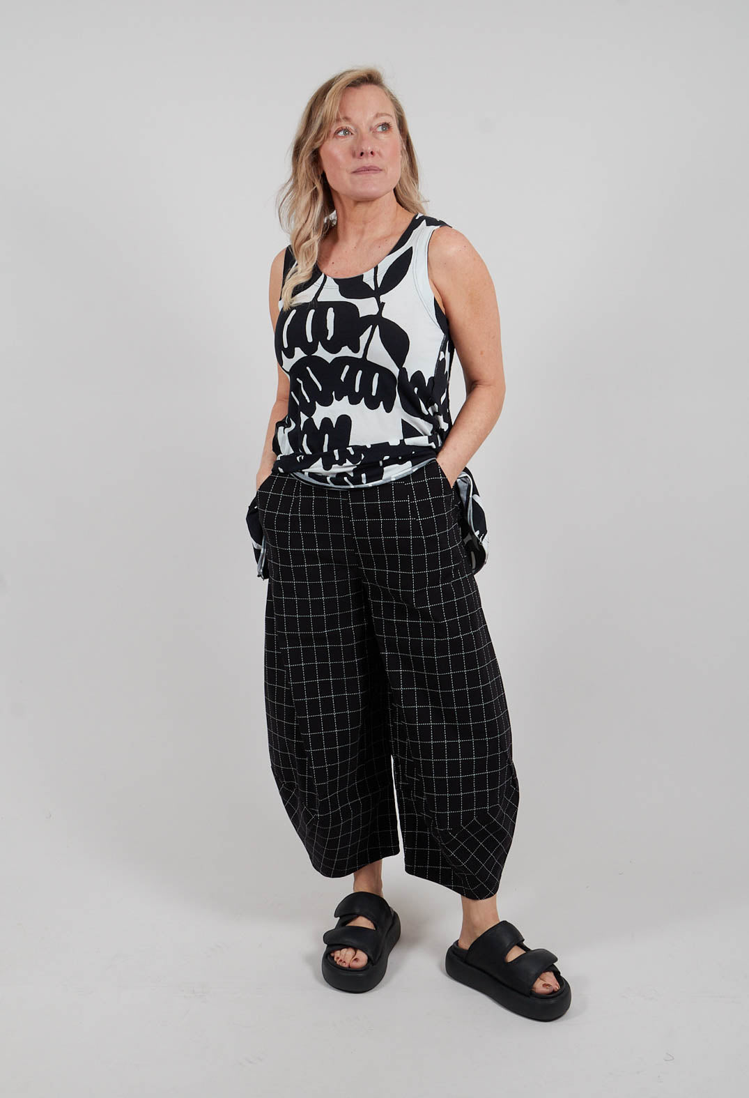 Pull On Trousers in Black Check - 3440106