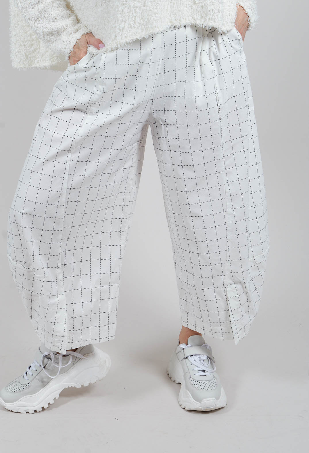 Pull On Balloon Trousers in Off White Check - 3440109