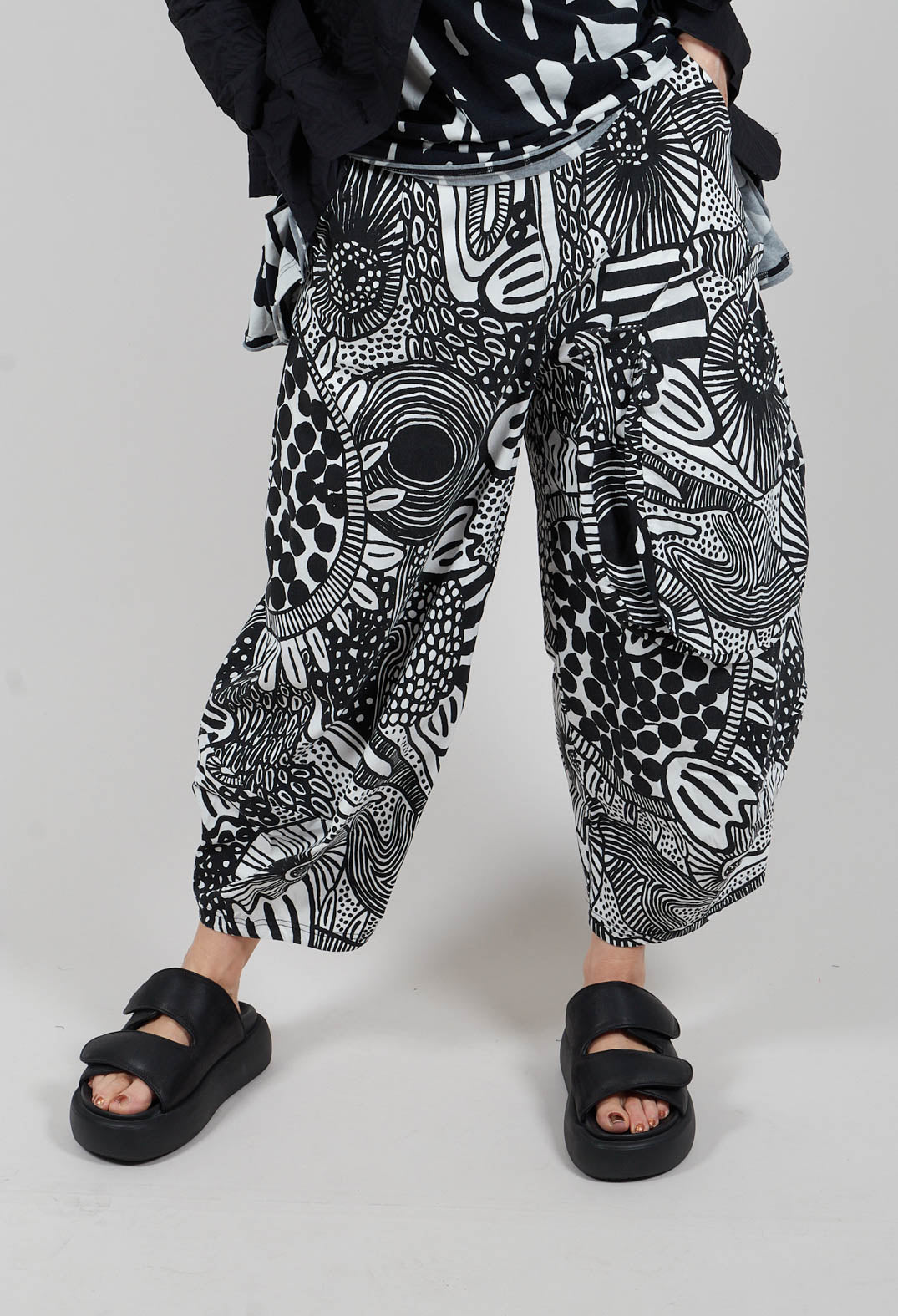 Balloon Trousers in Black Print - 3440114