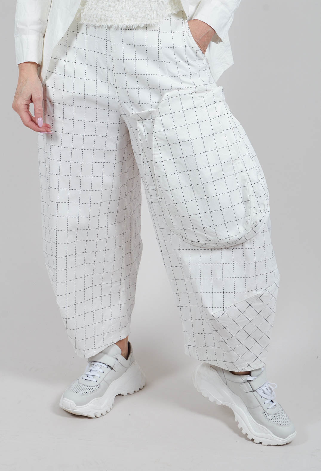 Balloon Trousers in Off White Check - 3440114