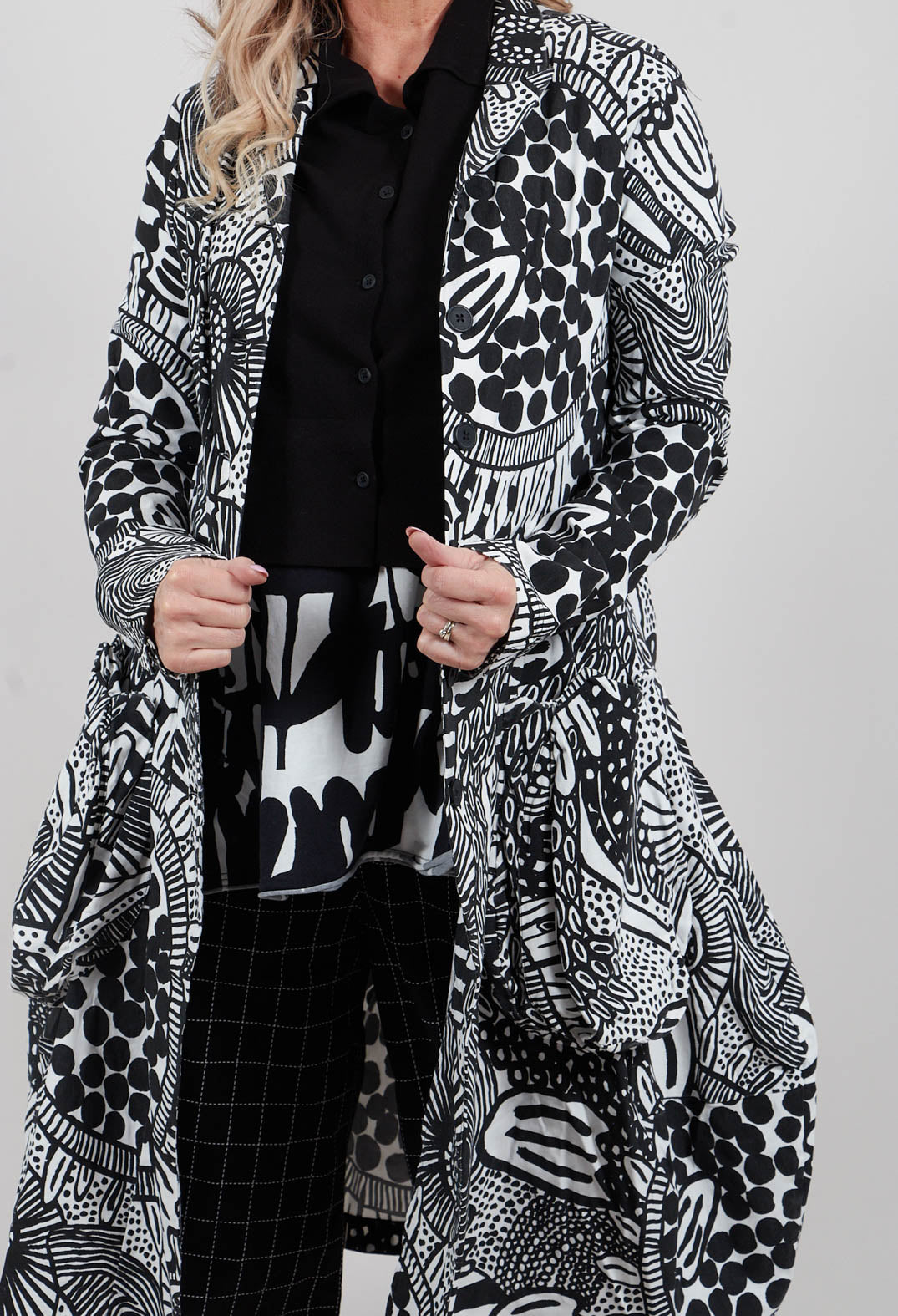 Balloon Coat in Black Print - 3441217
