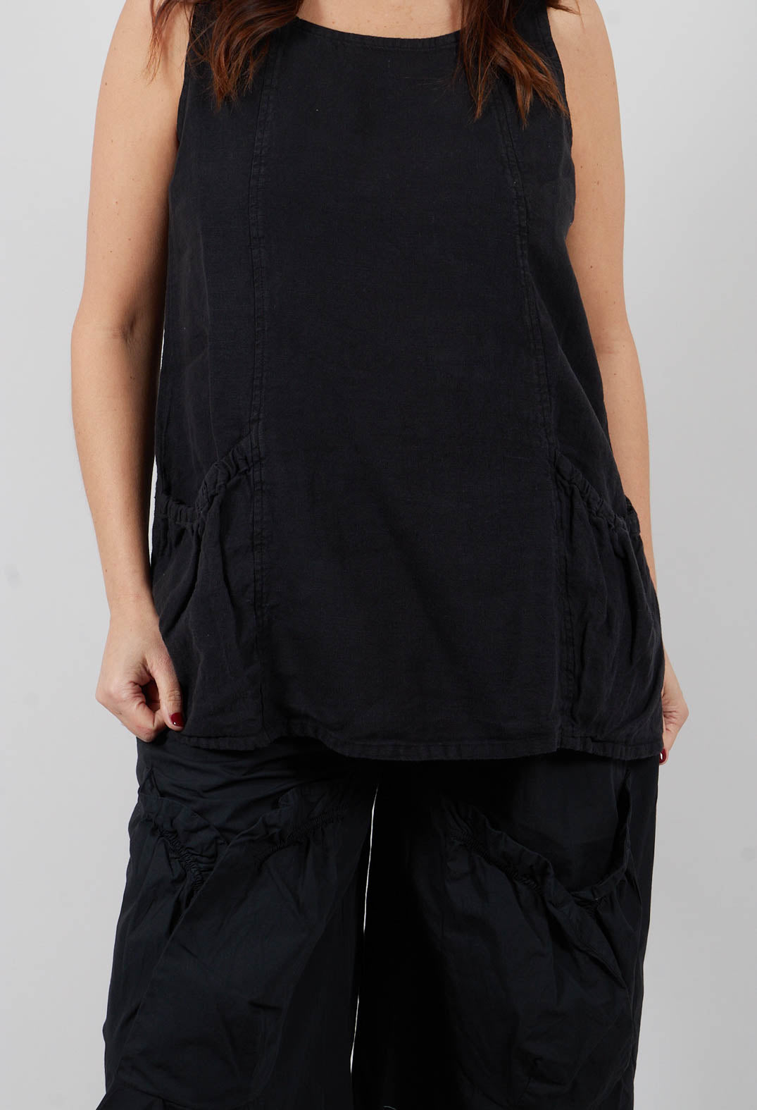 Linen Sleeveless Top in Black - 3540805