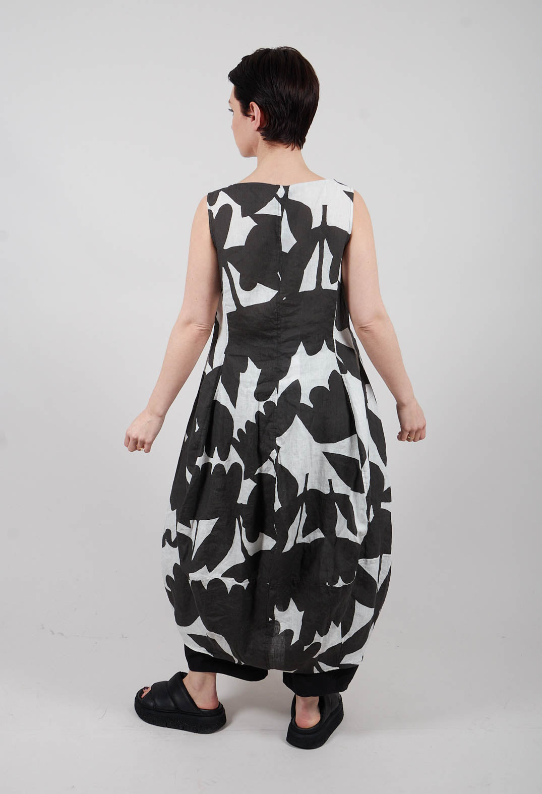 Linen Sleeveless Dress in Black Print - 3550902
