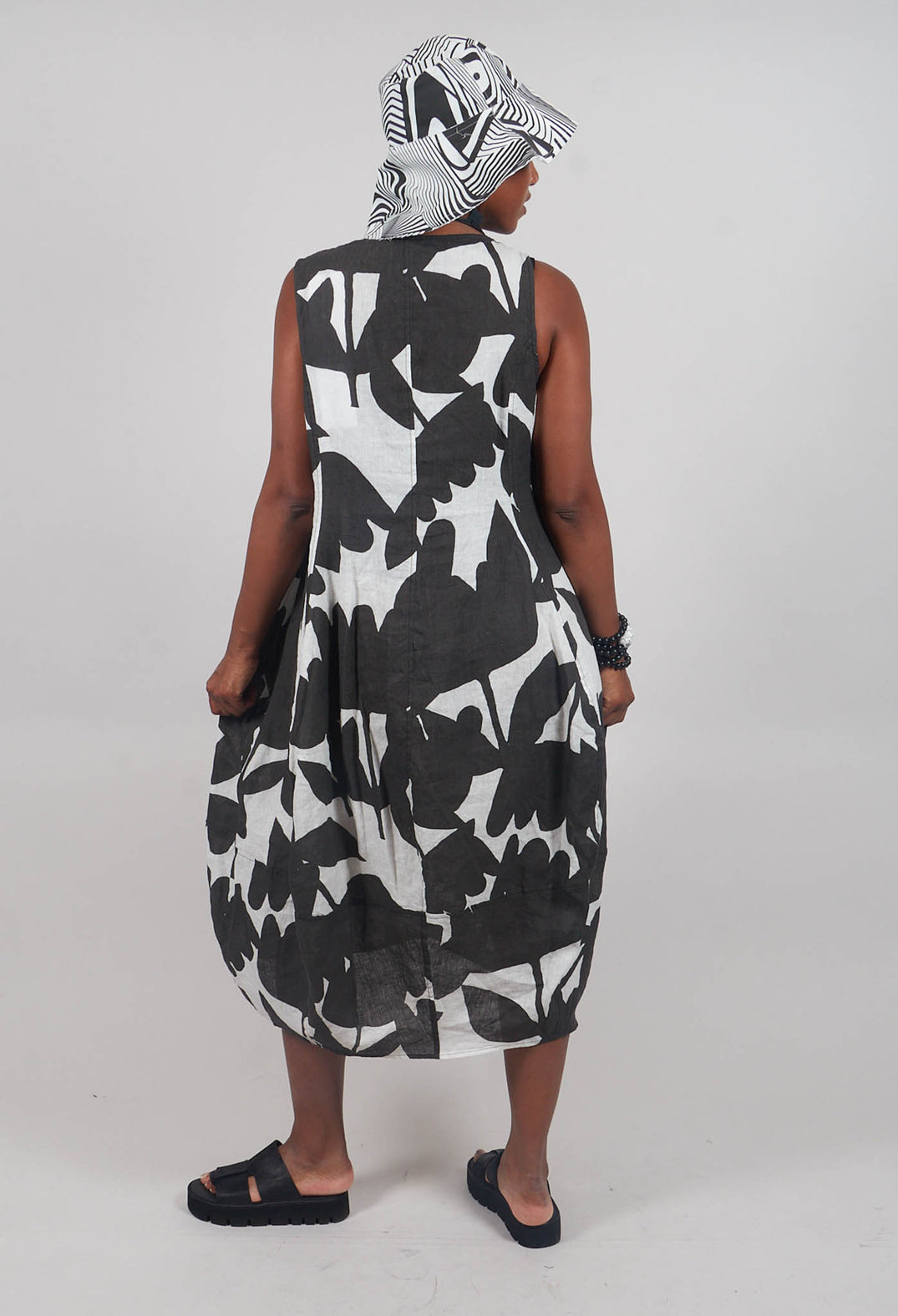 Linen Sleeveless Dress in Black Print - 3550902