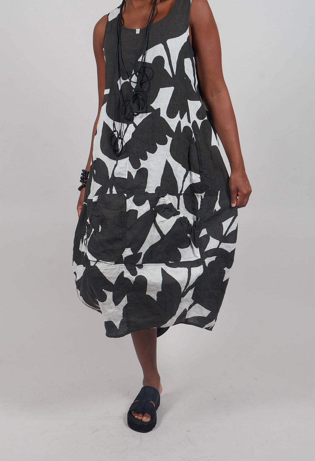 Linen Sleeveless Dress in Black Print - 3550902