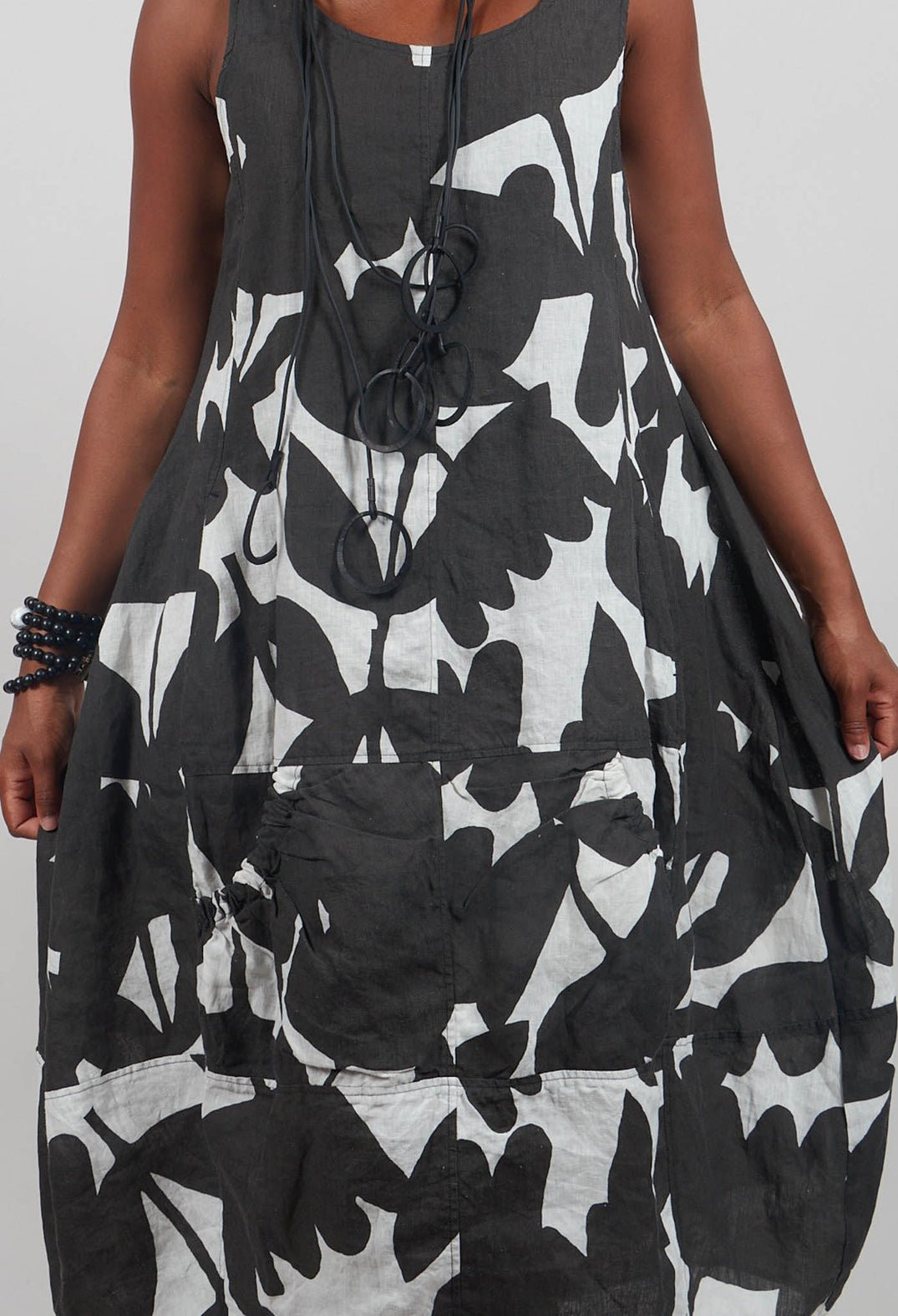 Linen Sleeveless Dress in Black Print - 3550902