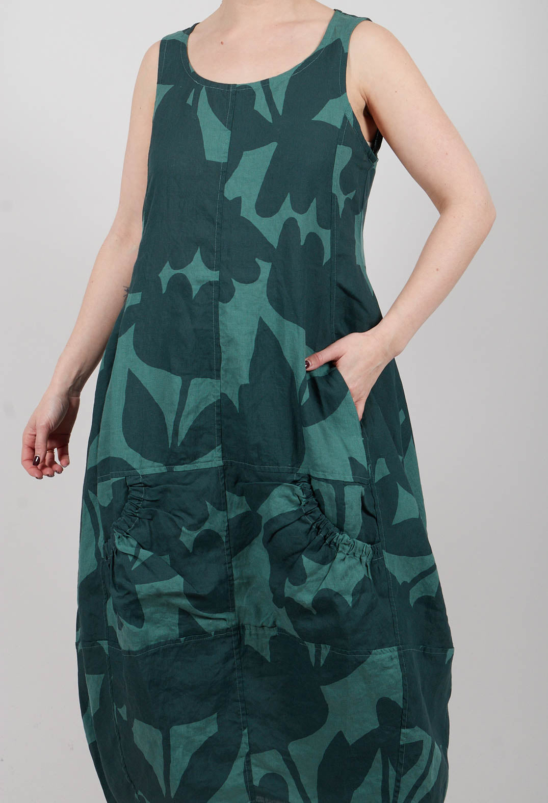 Linen Sleeveless Dress in Tree Print - 3550902