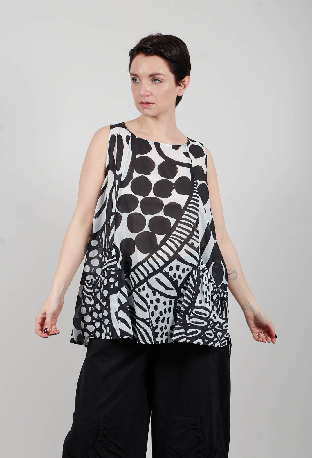 Sleeveless Top in Black Print - 3600802