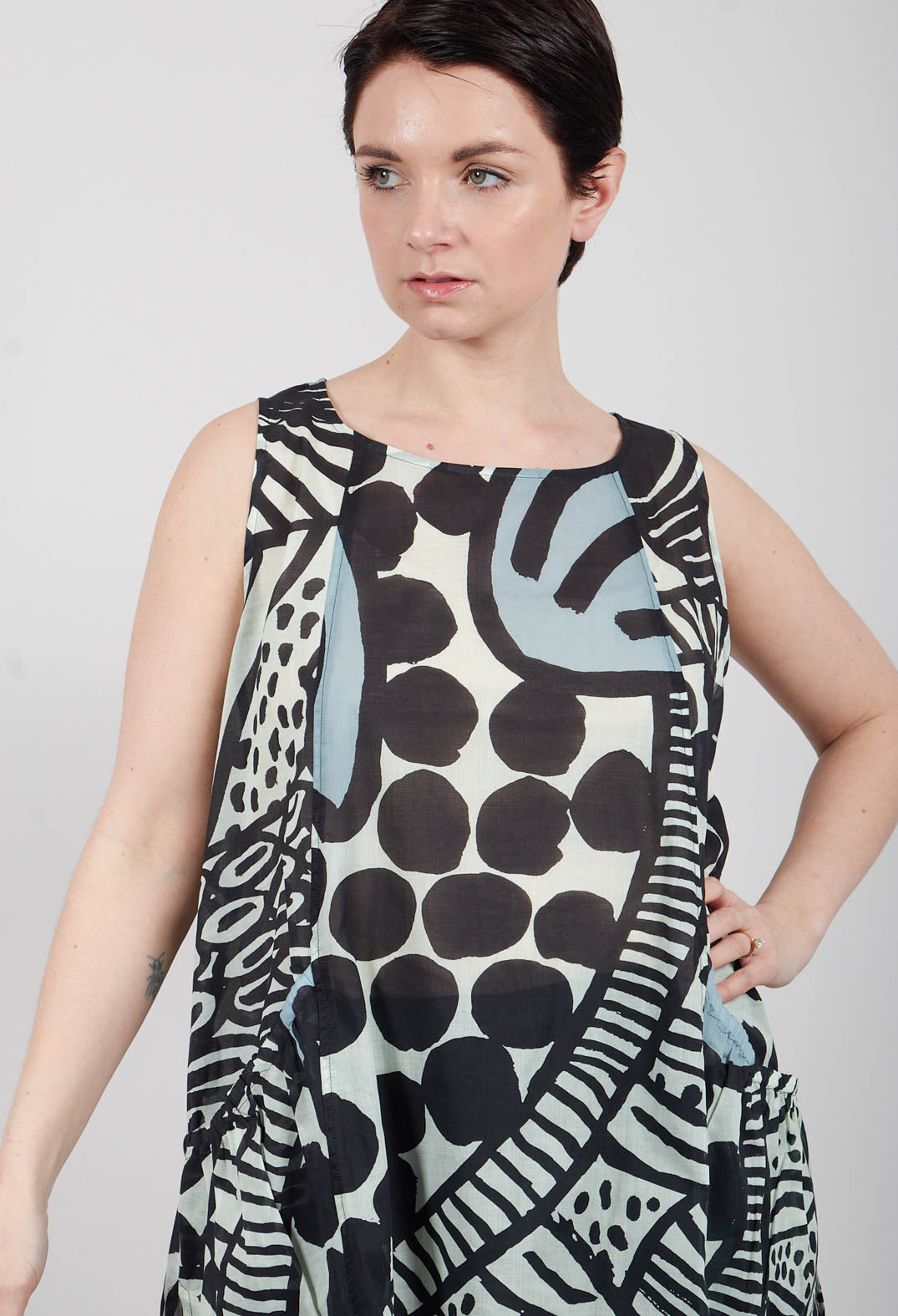 Sleeveless Top in Black Mint Lime Print - 3600802