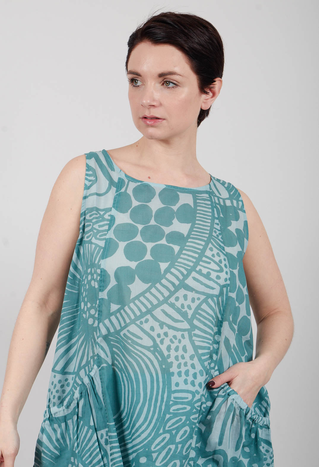 Sleeveless Top in Grass Print - 3600802