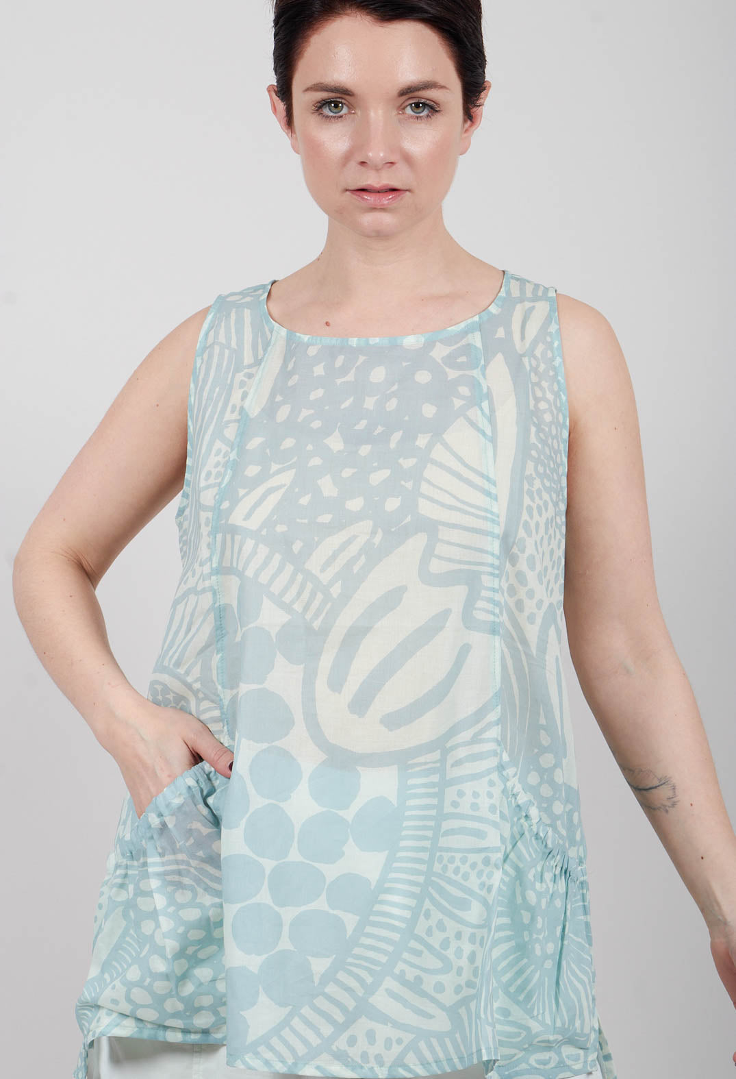 Sleeveless Top in Mint Lime Print - 3600802