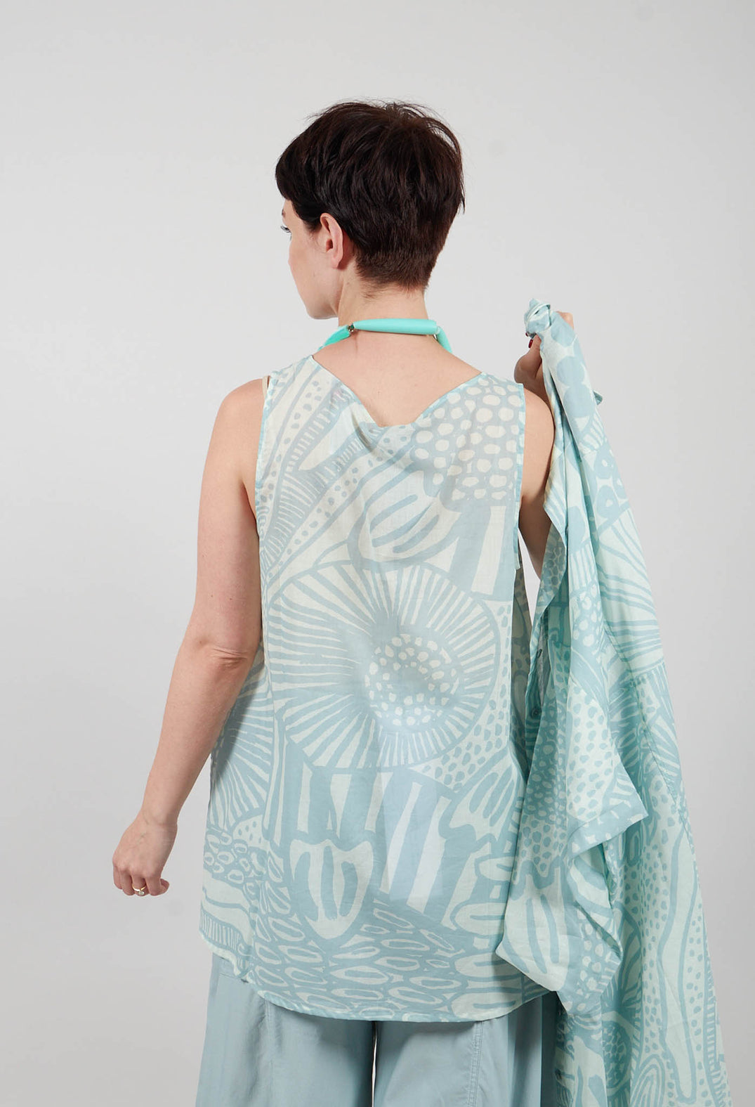 Sleeveless Top in Mint Lime Print - 3600802