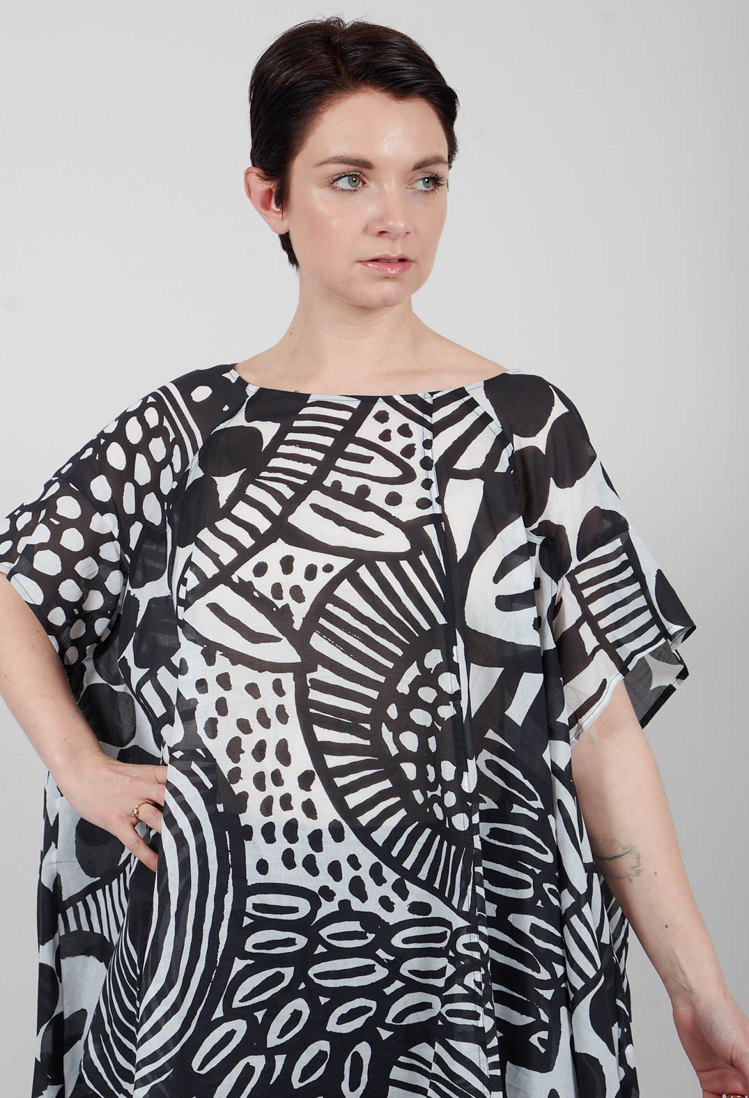 Lightweight Top in Black Print - 3600505