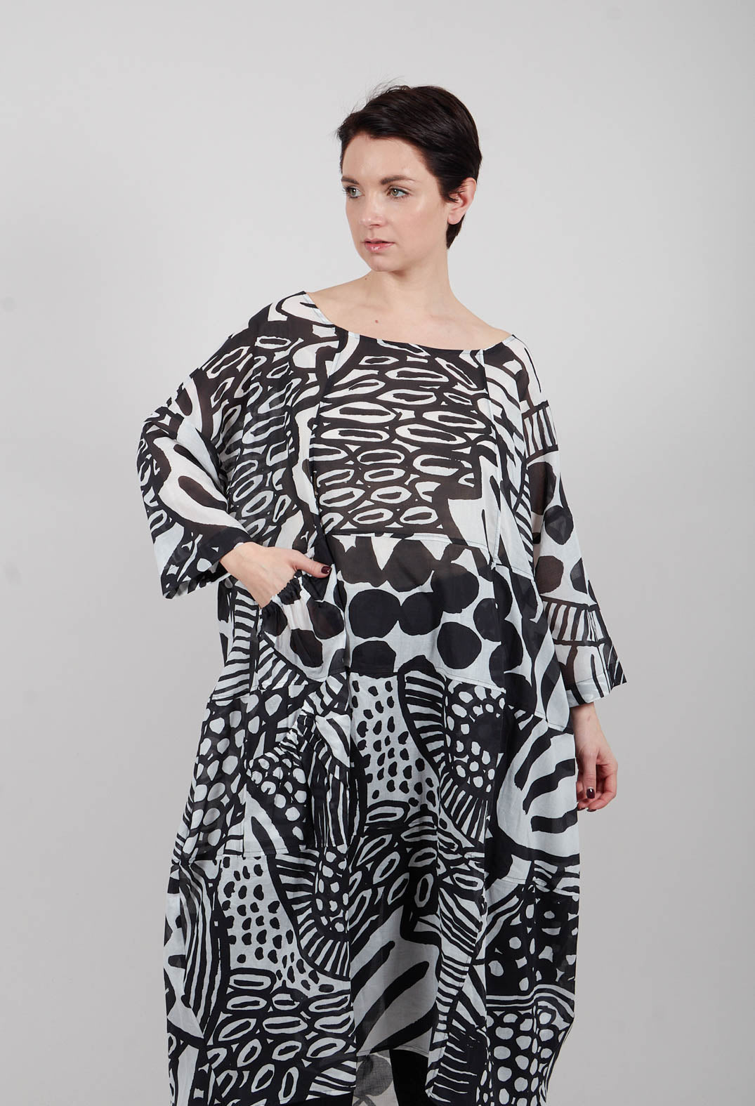 Lightweight Dress in Black Print - 3600906