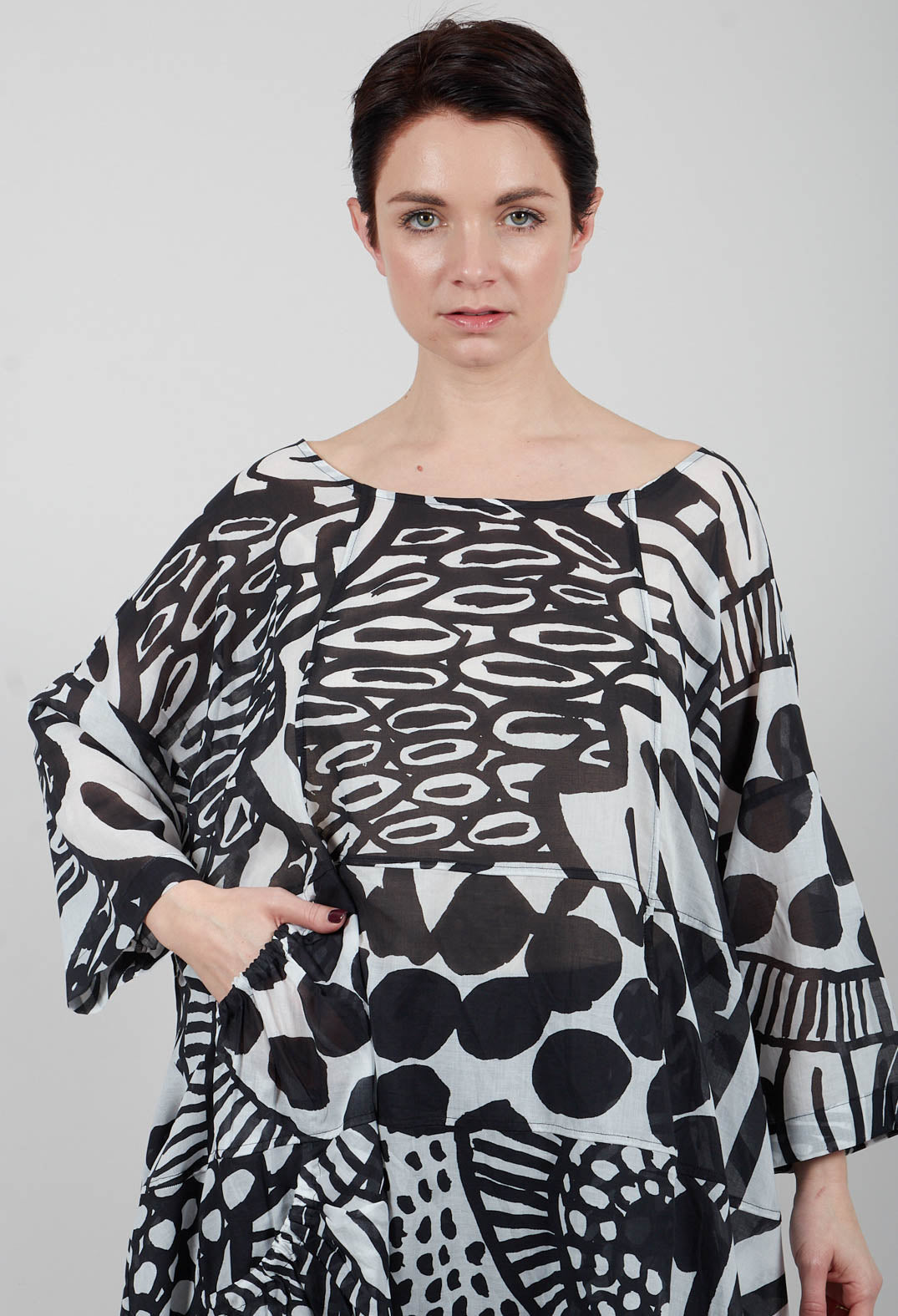 Lightweight Dress in Black Print - 3600906