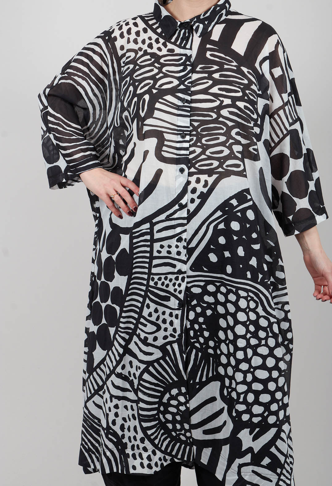 Long Shirt Dress in Black Print - 3600907
