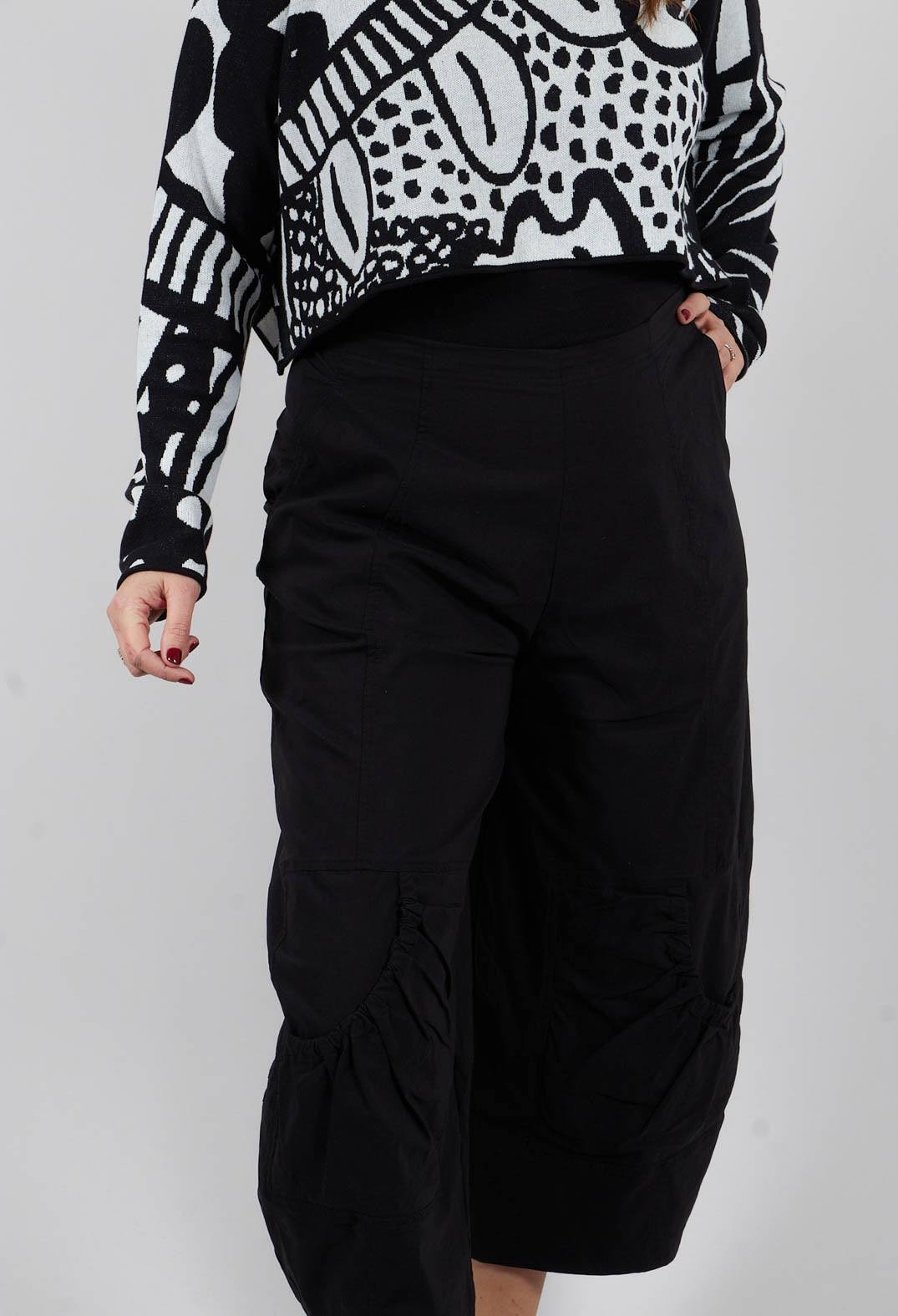 Pull On Balloon Trousers in Black - 3630109