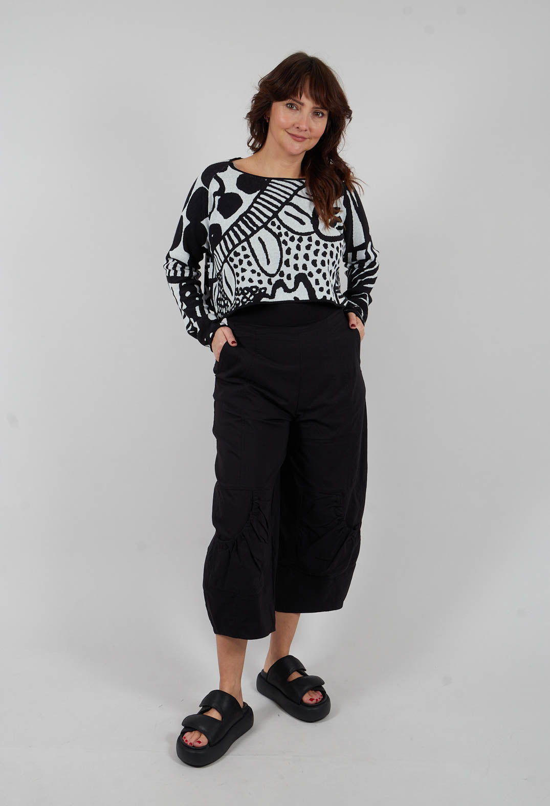 Pull On Balloon Trousers in Black - 3630109