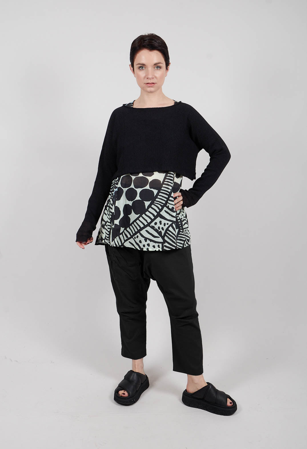 Cropped Pullover in Black - 3720706