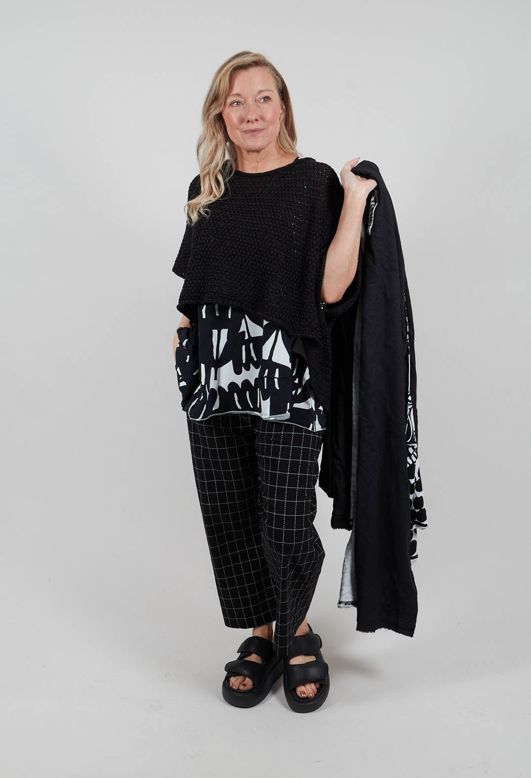 Relaxed Fit Jumper in Black - 3730702