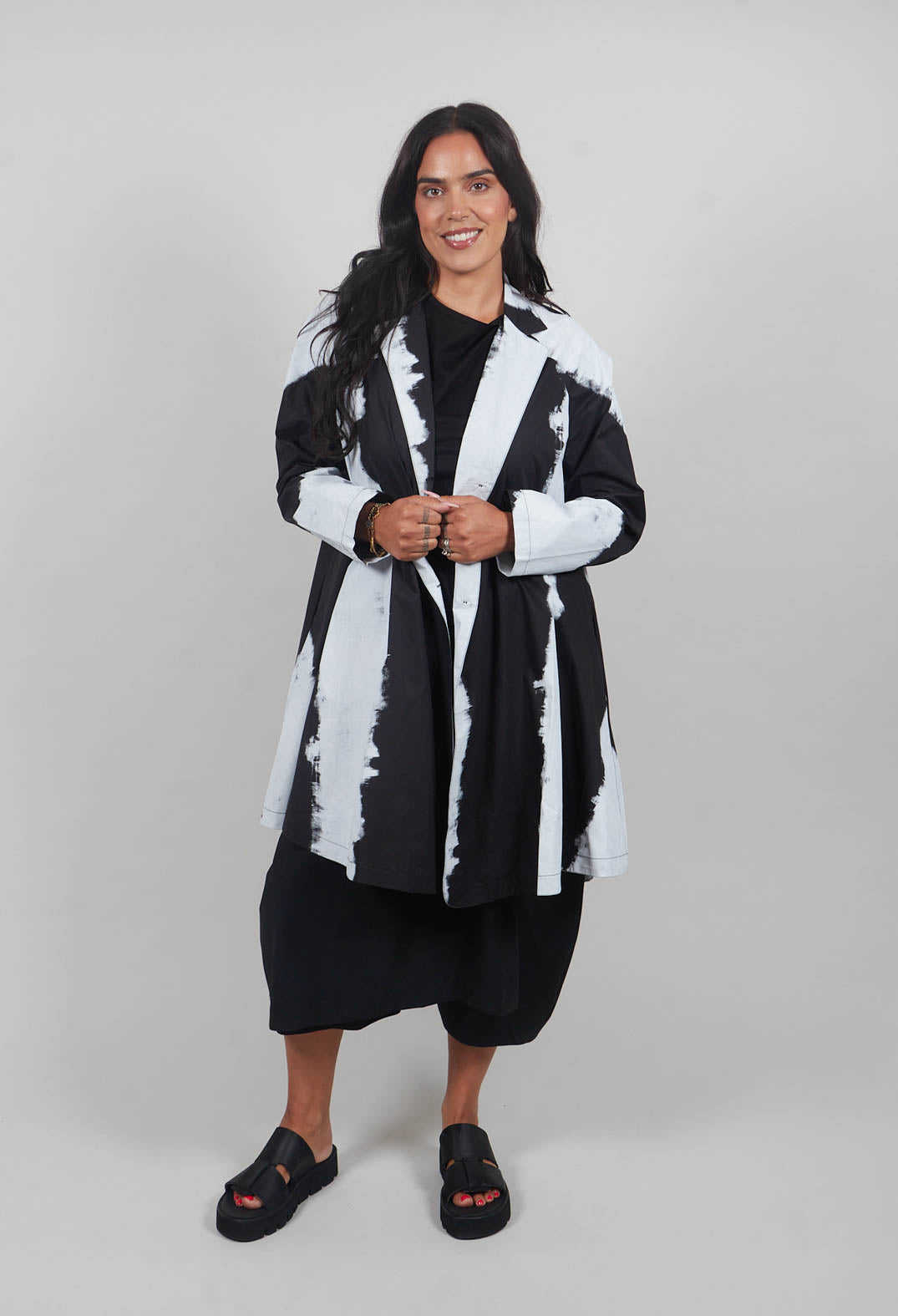 Sleeveless Tunic Top in Black