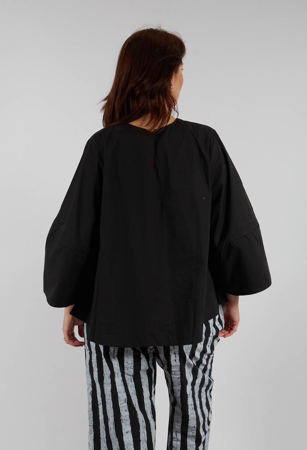 Cotton Cropped Flare Blouse in Black