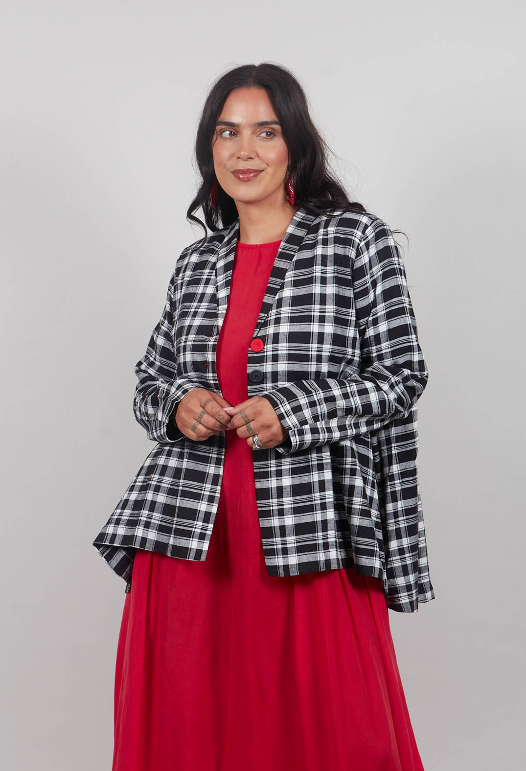 Plaid Shawl Swing Jacket in Black and White Quadro