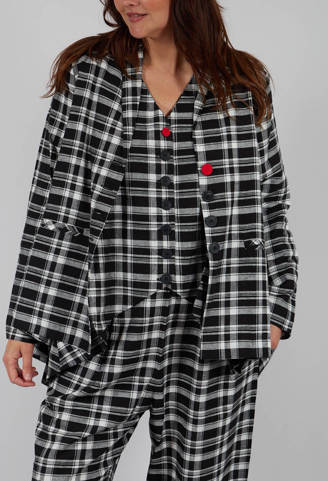 Plaid Shawl Swing Jacket in Black and White Quadro