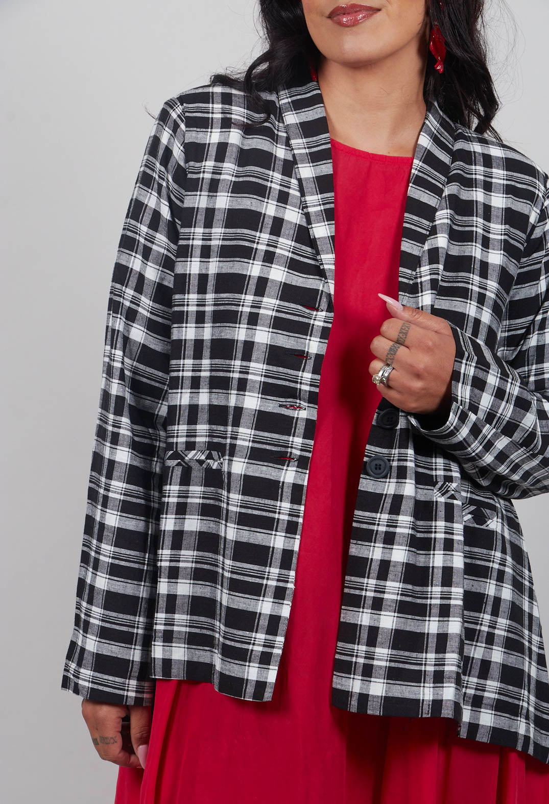 Plaid Shawl Swing Jacket in Black and White Quadro