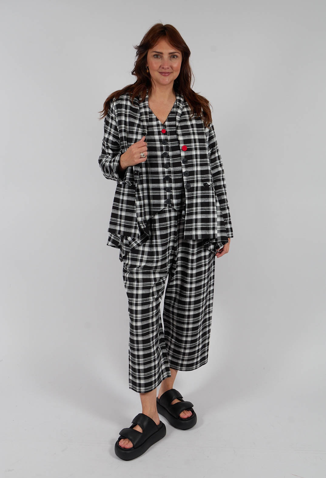 Plaid Shawl Swing Jacket in Black and White Quadro