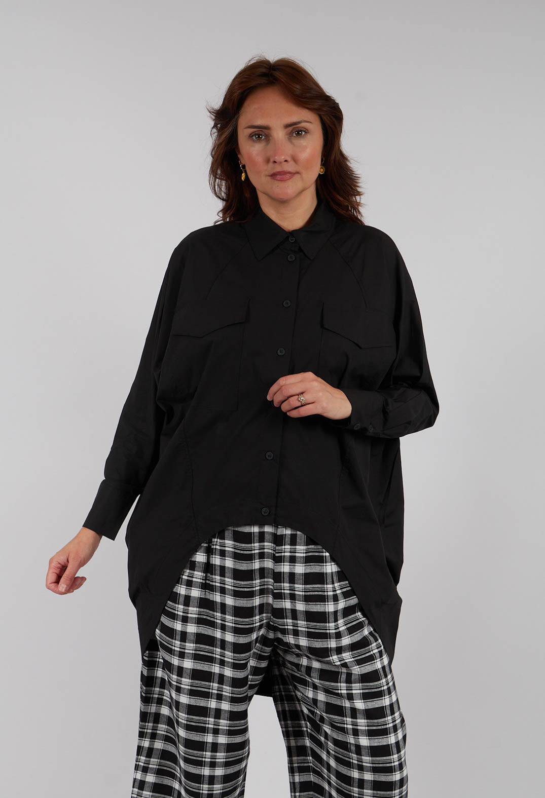 Cotton Hi-Low Shirt in Black